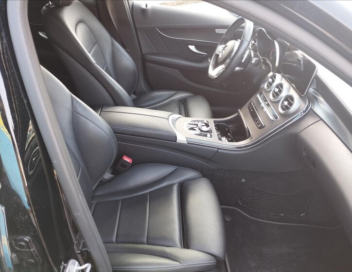 Mercedes-Benz Třídy C Kombi 2,0 l 143 kw