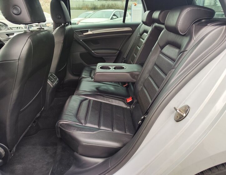 Volkswagen Golf Kombi 2,0 l 110 kw