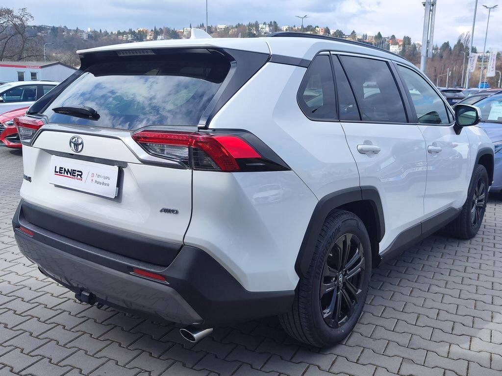 Toyota RAV4 SUV / Terénní 2,0 l 129 kw