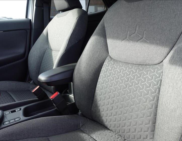 Toyota Yaris Cross 27