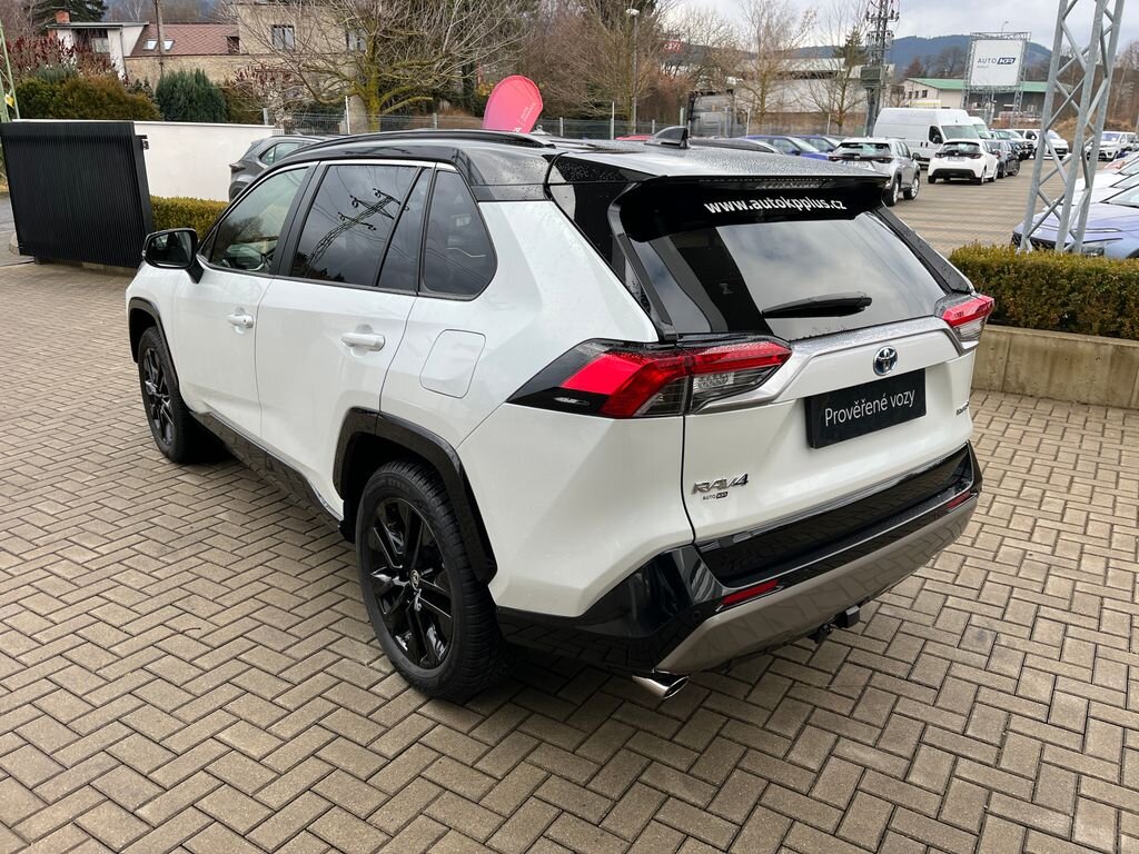Toyota RAV4 SUV 2,5 l 131 kw