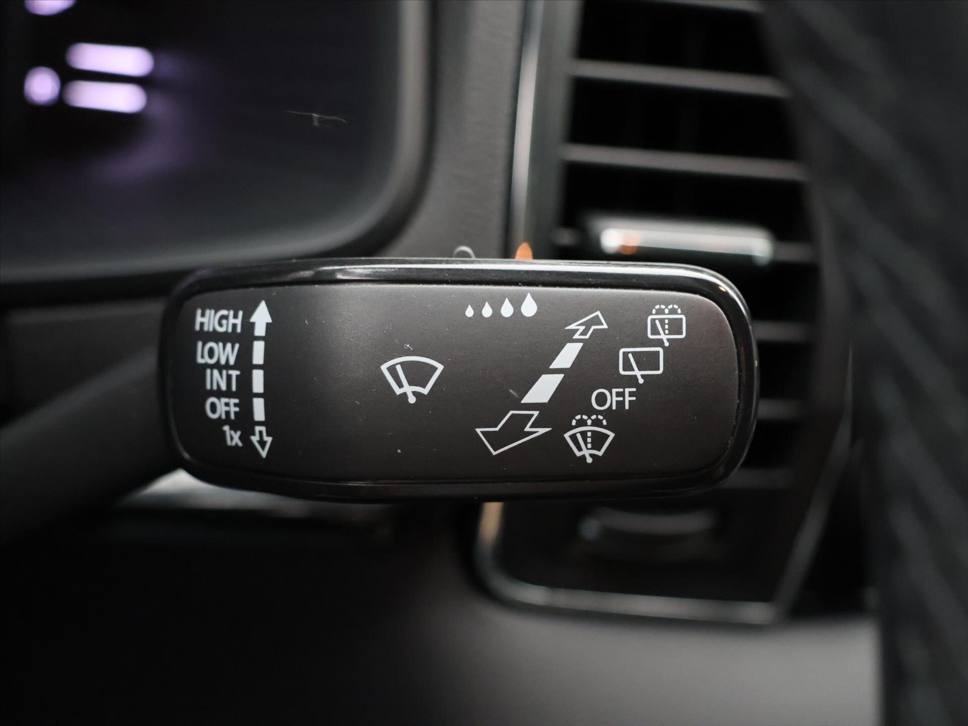 Škoda Karoq SUV / Terénní 1,6 l 85 kw