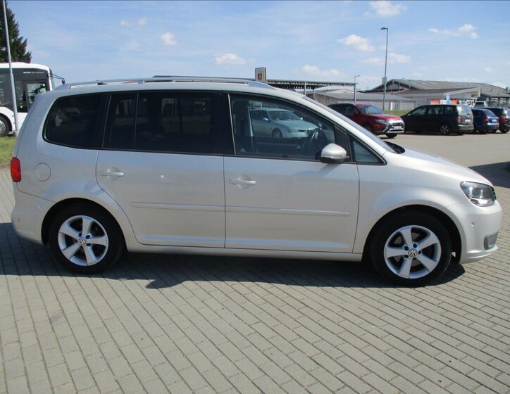 Volkswagen Touran Kombi 1,2 l 77 kw