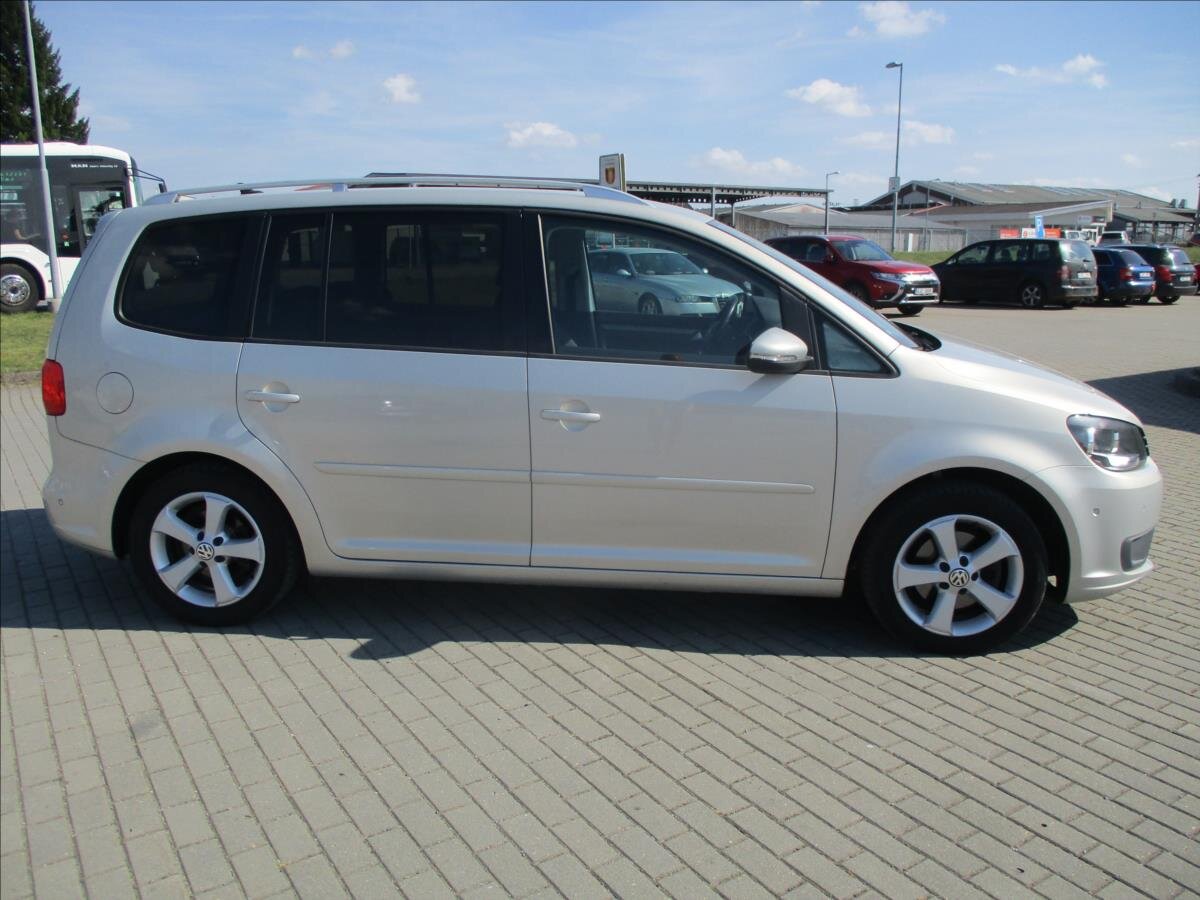 Volkswagen Touran Kombi 1,2 l 77 kw