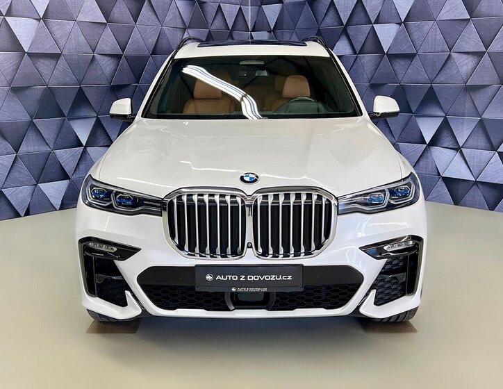 BMW X7 SUV / Terénní 3,0 l 250 kw