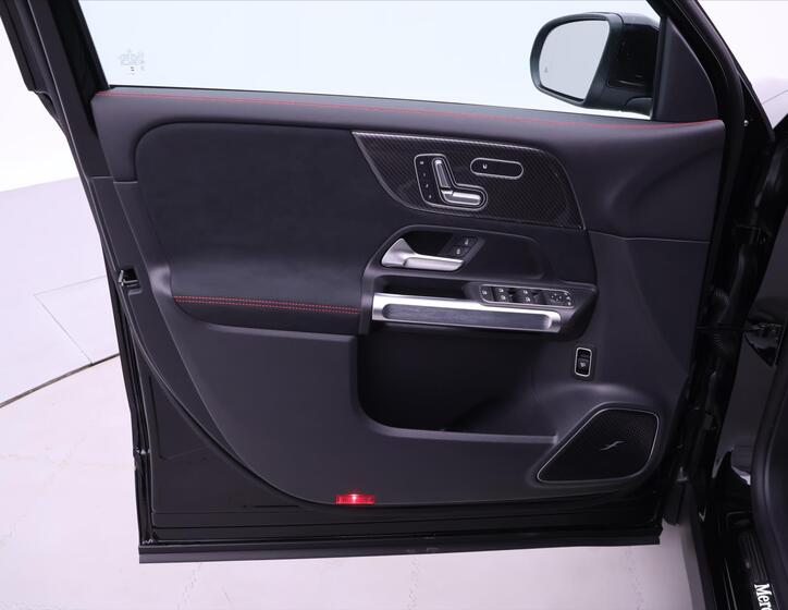 Mercedes-Benz GLB 45