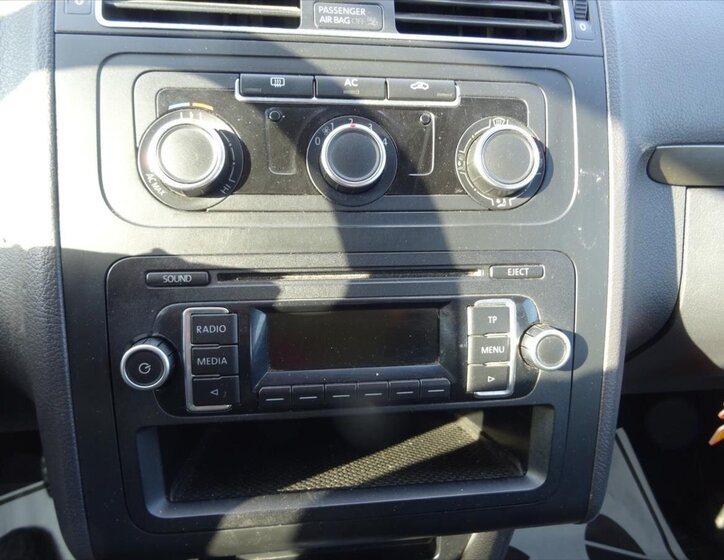 Volkswagen Touran Kombi 1,6 l 77 kw