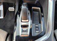 Peugeot 3008 SUV 1,6 l 133 kw