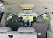 Chrysler Town & Country 2