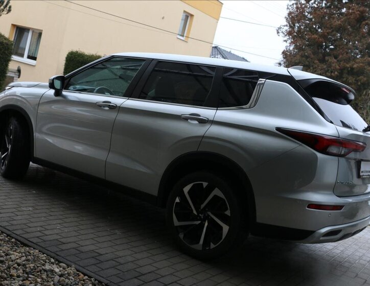 Mitsubishi Outlander 15