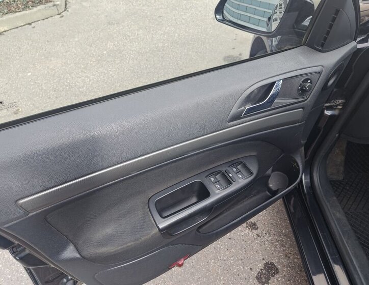 Škoda Octavia Sedan / Limuzína 2,0 l 103 kw