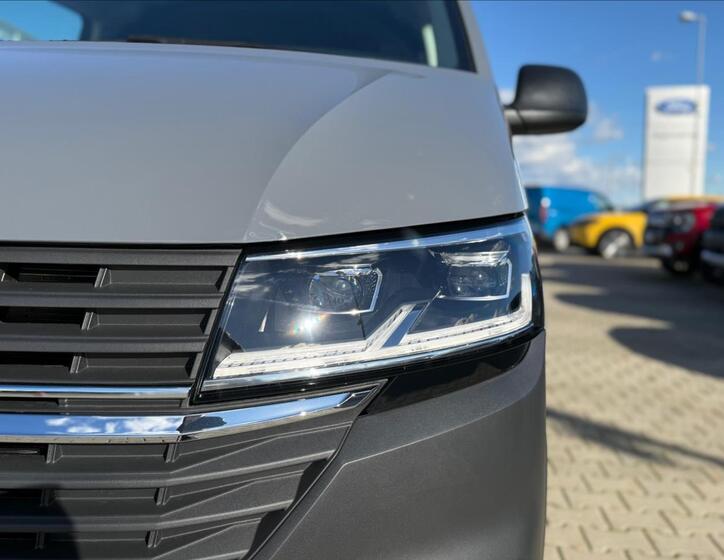 Volkswagen Transporter 9