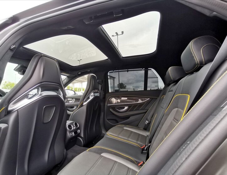 Mercedes-Benz Třídy E Kombi 4,0 l 450 kw