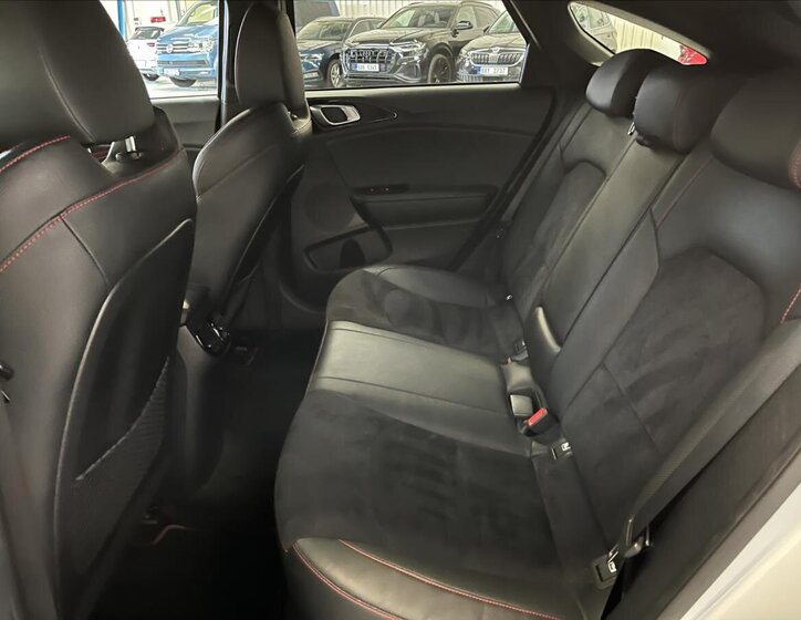 KIA ProCeed Kombi 1,6 l 150 kw