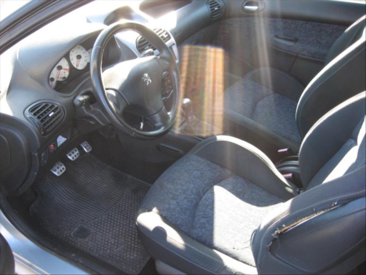 Peugeot 206 Hatchback 1,6 l 80 kw