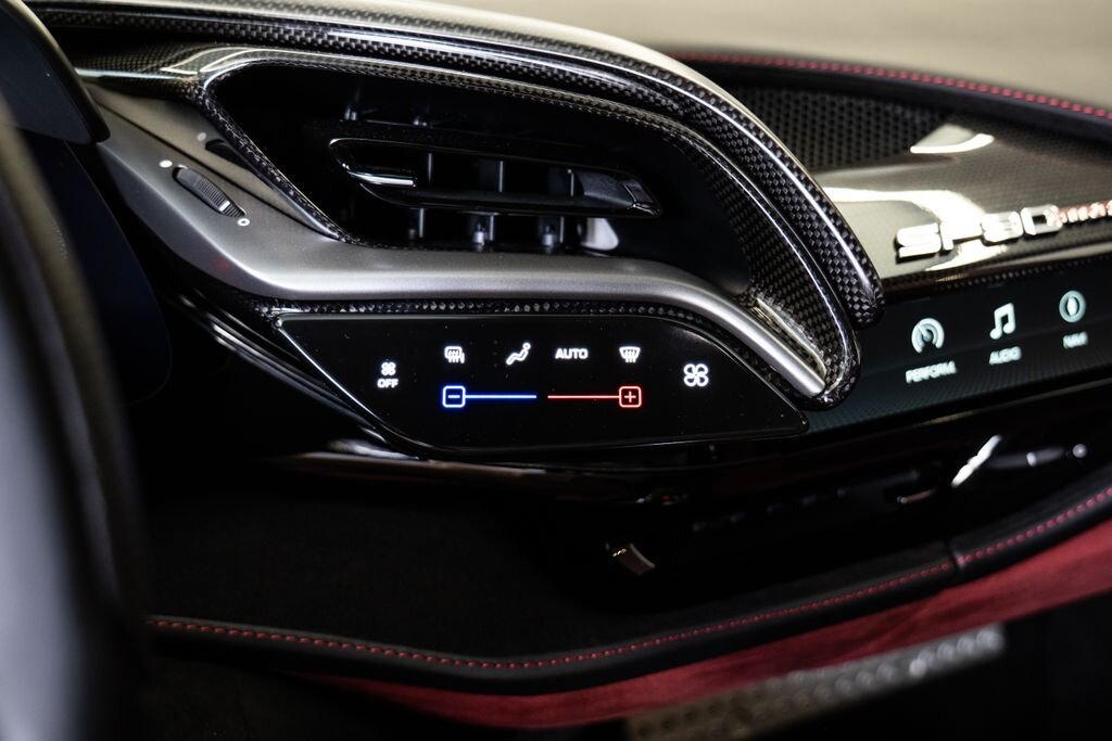 Ferrari SF90 Kupé 4,0 l 736 kw