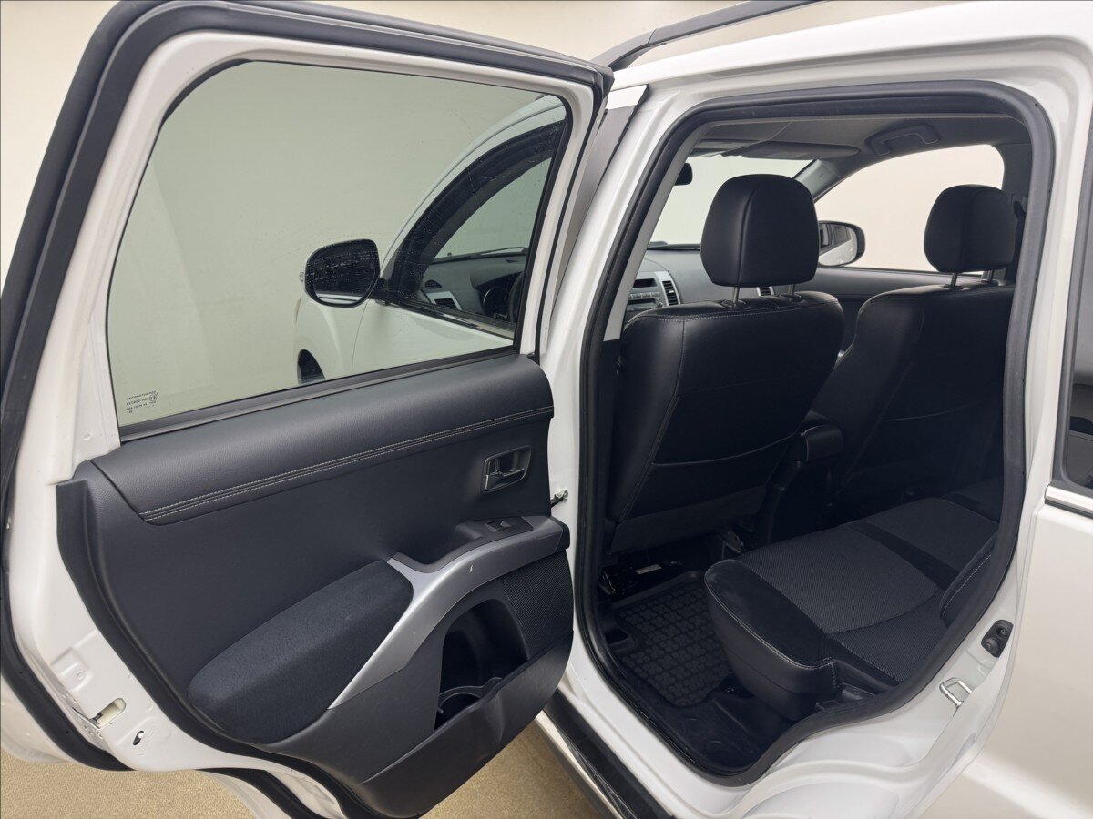 Mitsubishi Outlander SUV / Terénní 2,2 l 115 kw