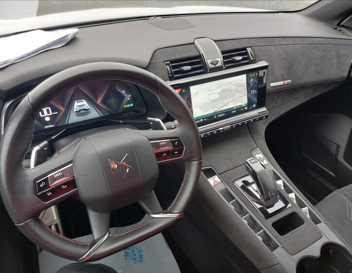 DS Automobiles DS7 Crossback SUV / Terénní 1,6 l 133 kw