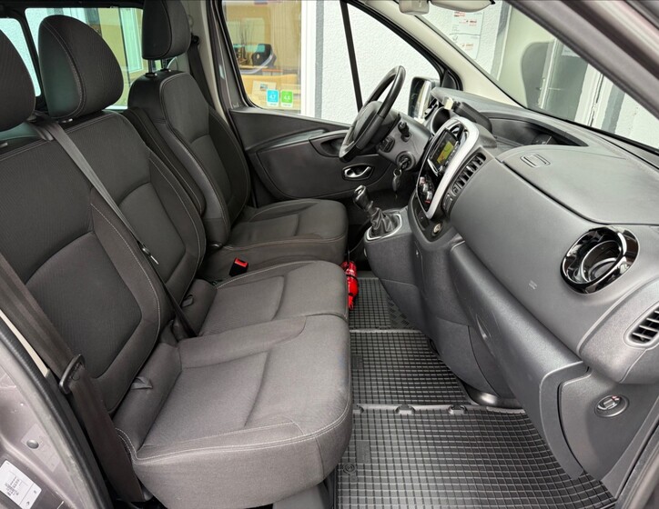 Renault Trafic 13