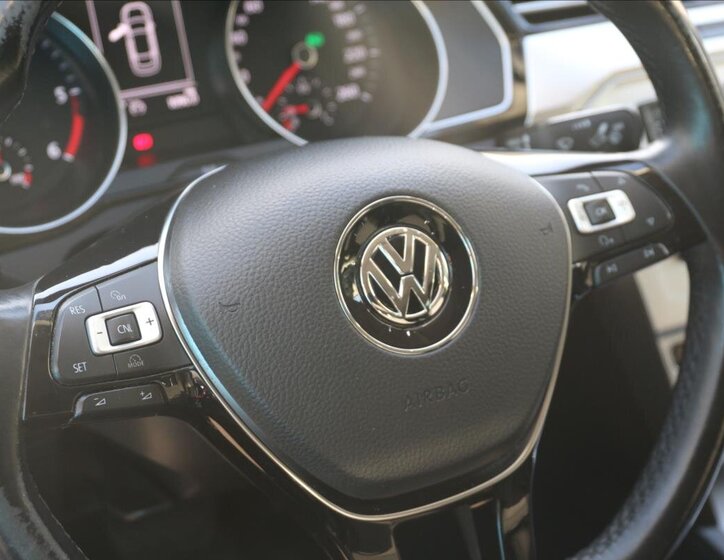Volkswagen Passat Sedan / Limuzína 2,0 l 110 kw