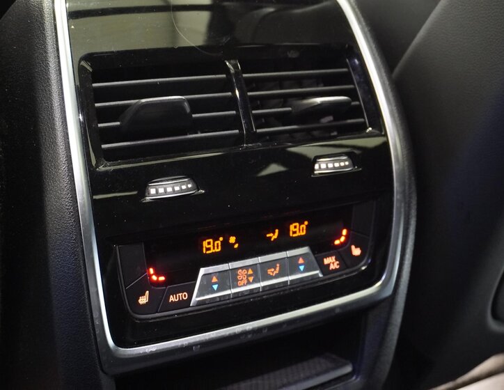 BMW X6 SUV 3,0 l 250 kw