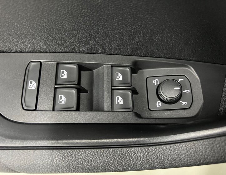 Škoda Karoq SUV / Terénní 1,5 l 110 kw