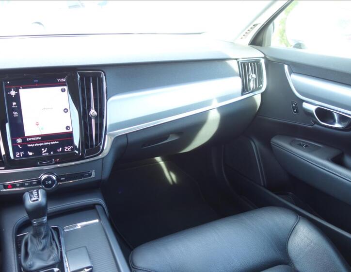 Volvo V90 21