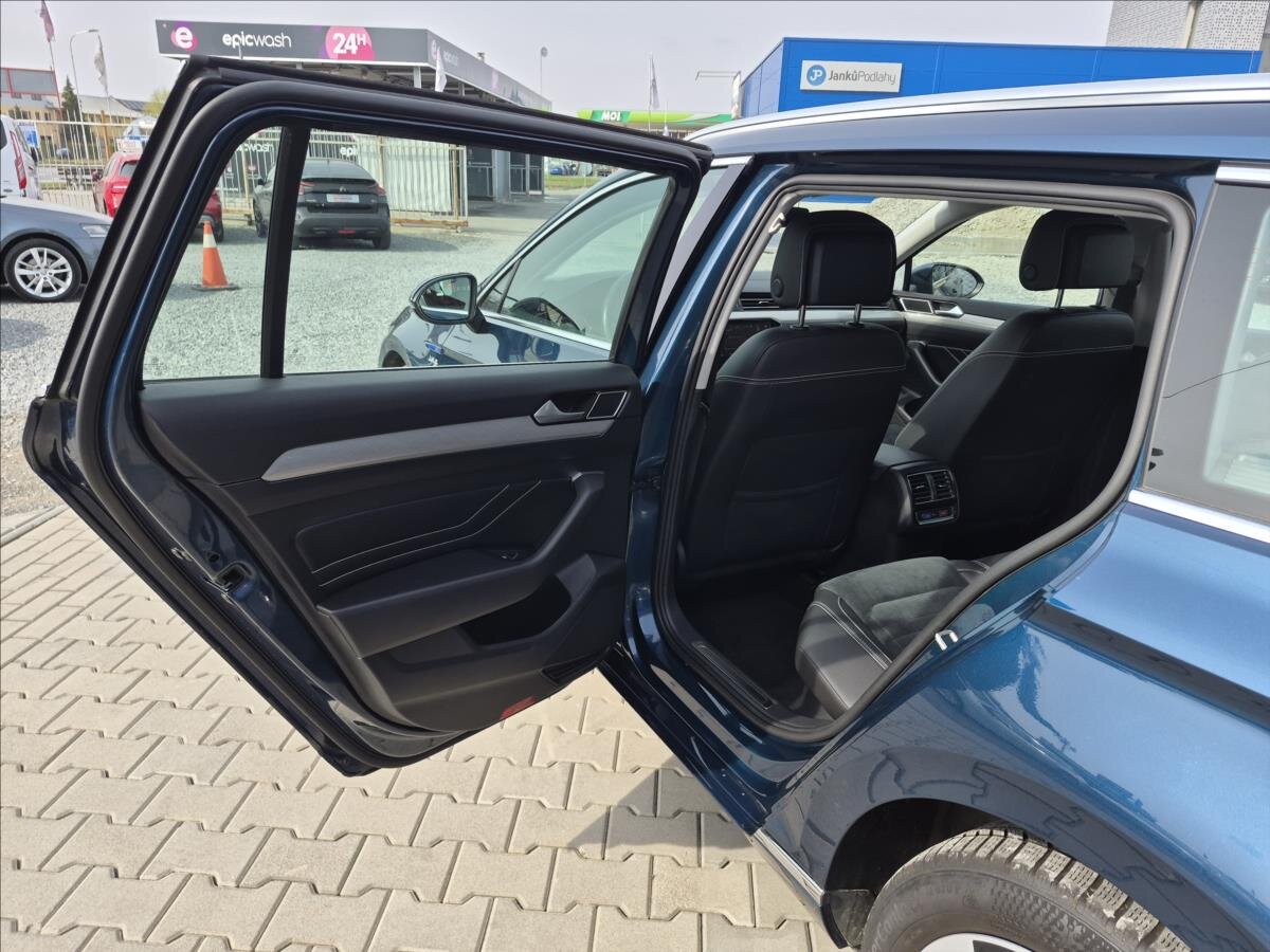 Volkswagen Passat Kombi 1,4 l 160 kw