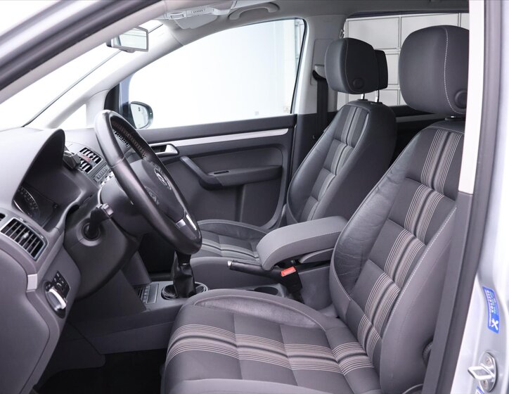 Volkswagen Touran MPV 1,6 l 77 kw