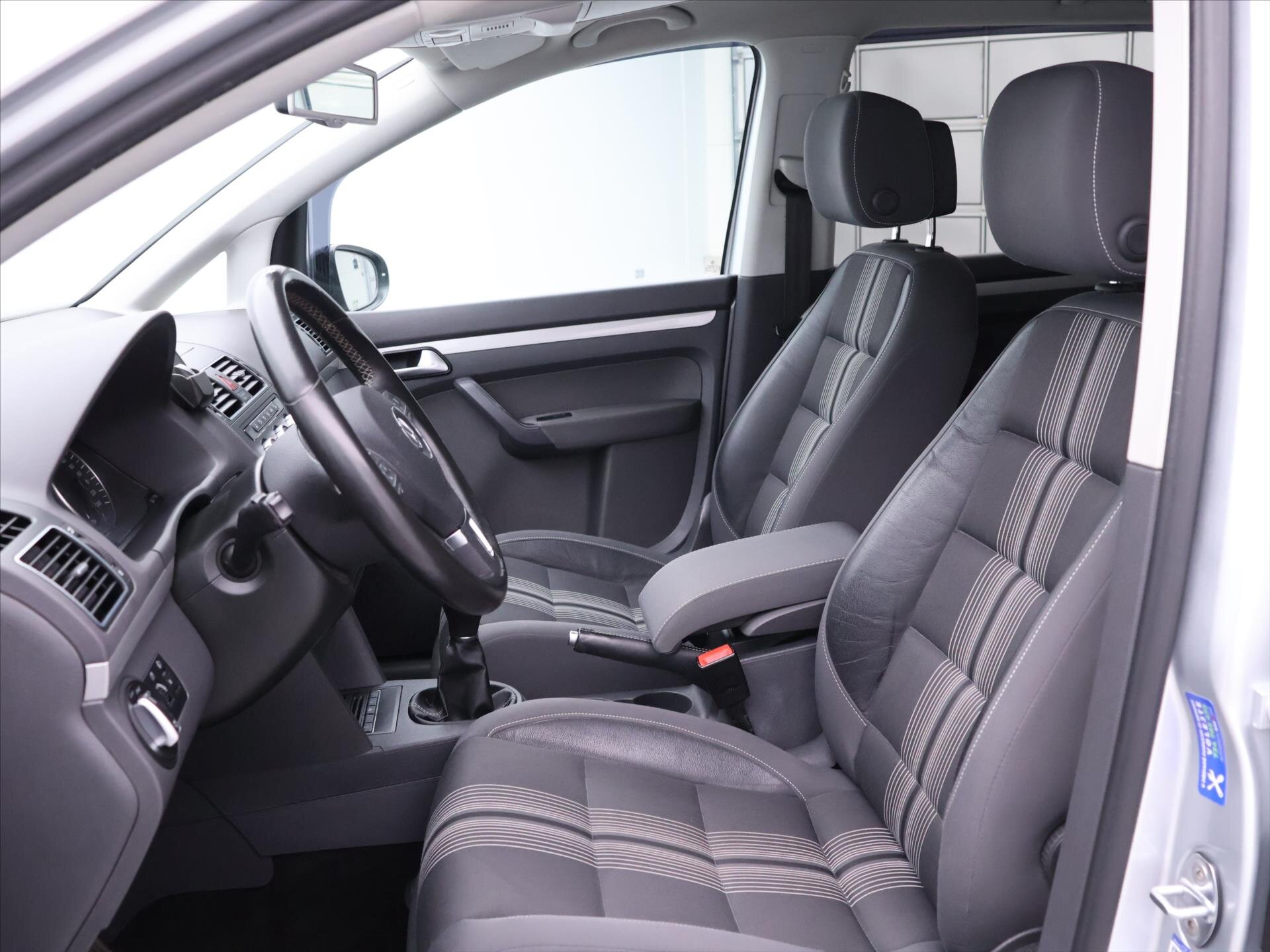 Volkswagen Touran MPV 1,6 l 77 kw