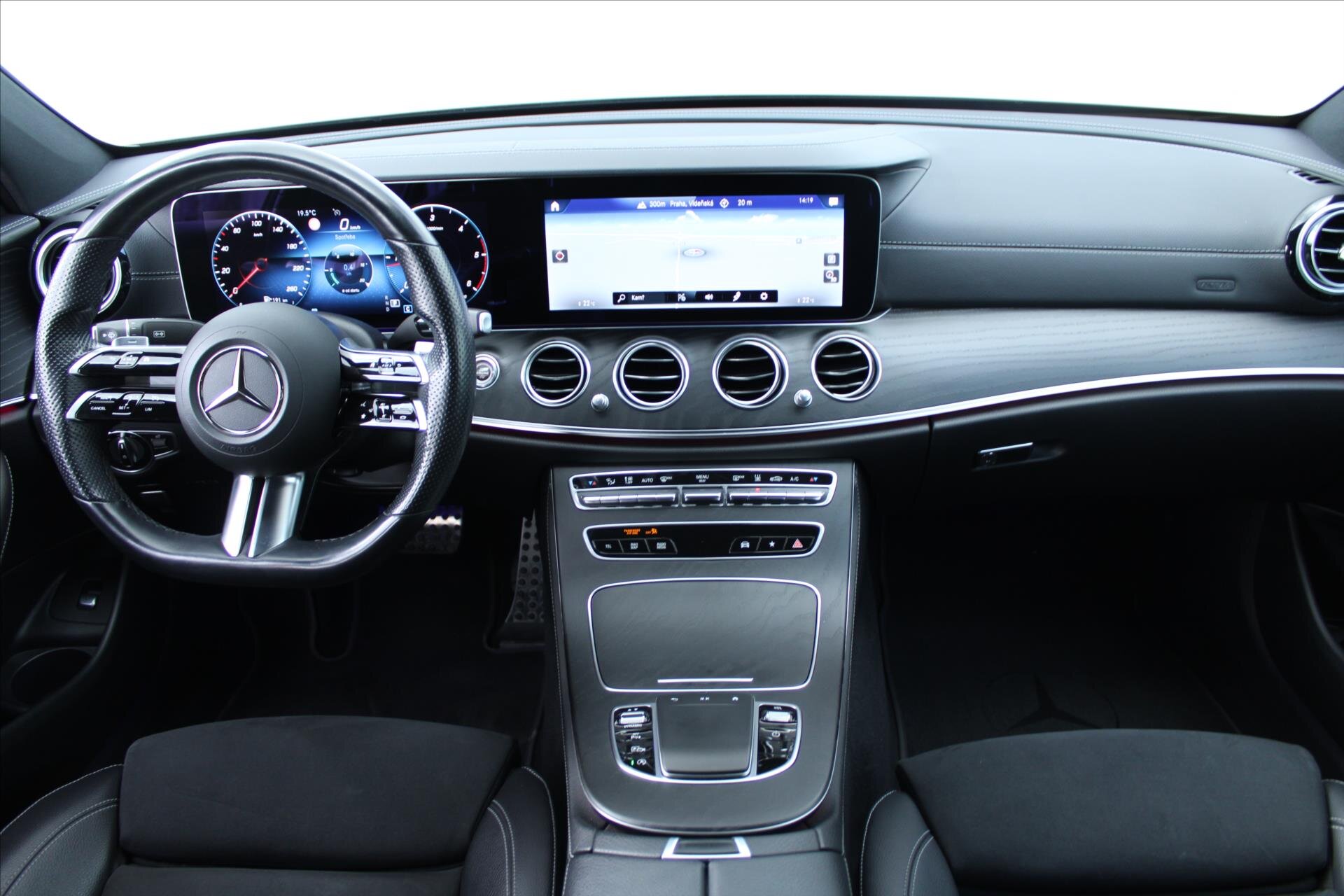 Mercedes-Benz Třídy E Sedan / Limuzína 2,0 l 143 kw