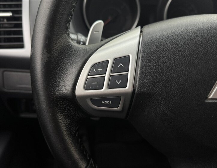 Mitsubishi Outlander SUV / Terénní 2,2 l 115 kw