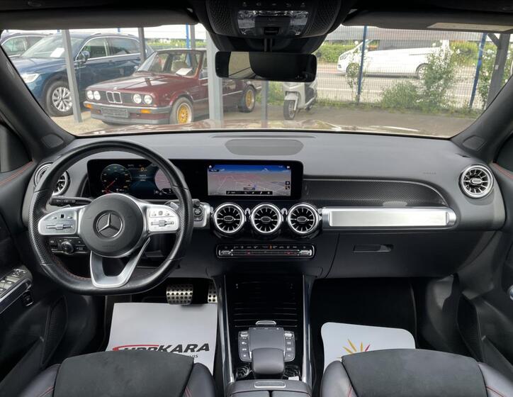 Mercedes-Benz GLB 11