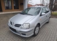 Nissan Almera Tino 4