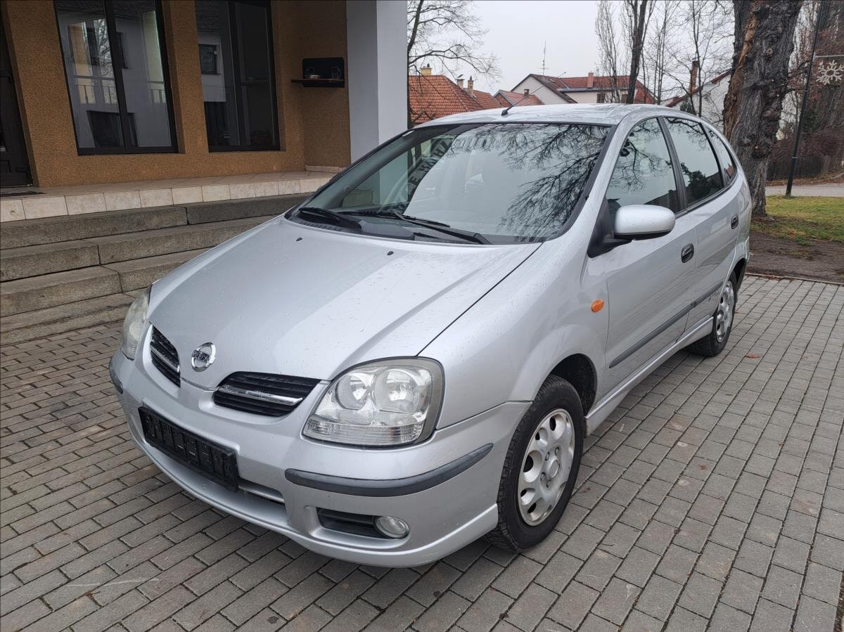 Nissan Almera Tino