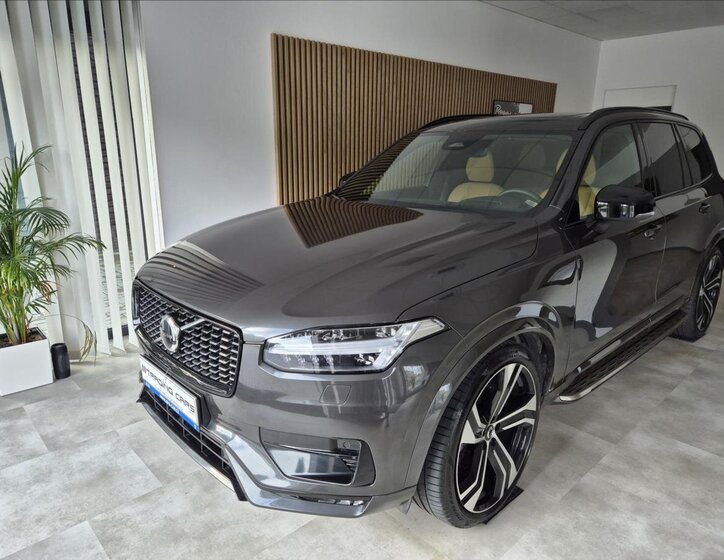 Volvo XC90 SUV / Terénní 2,0 l 180 kw