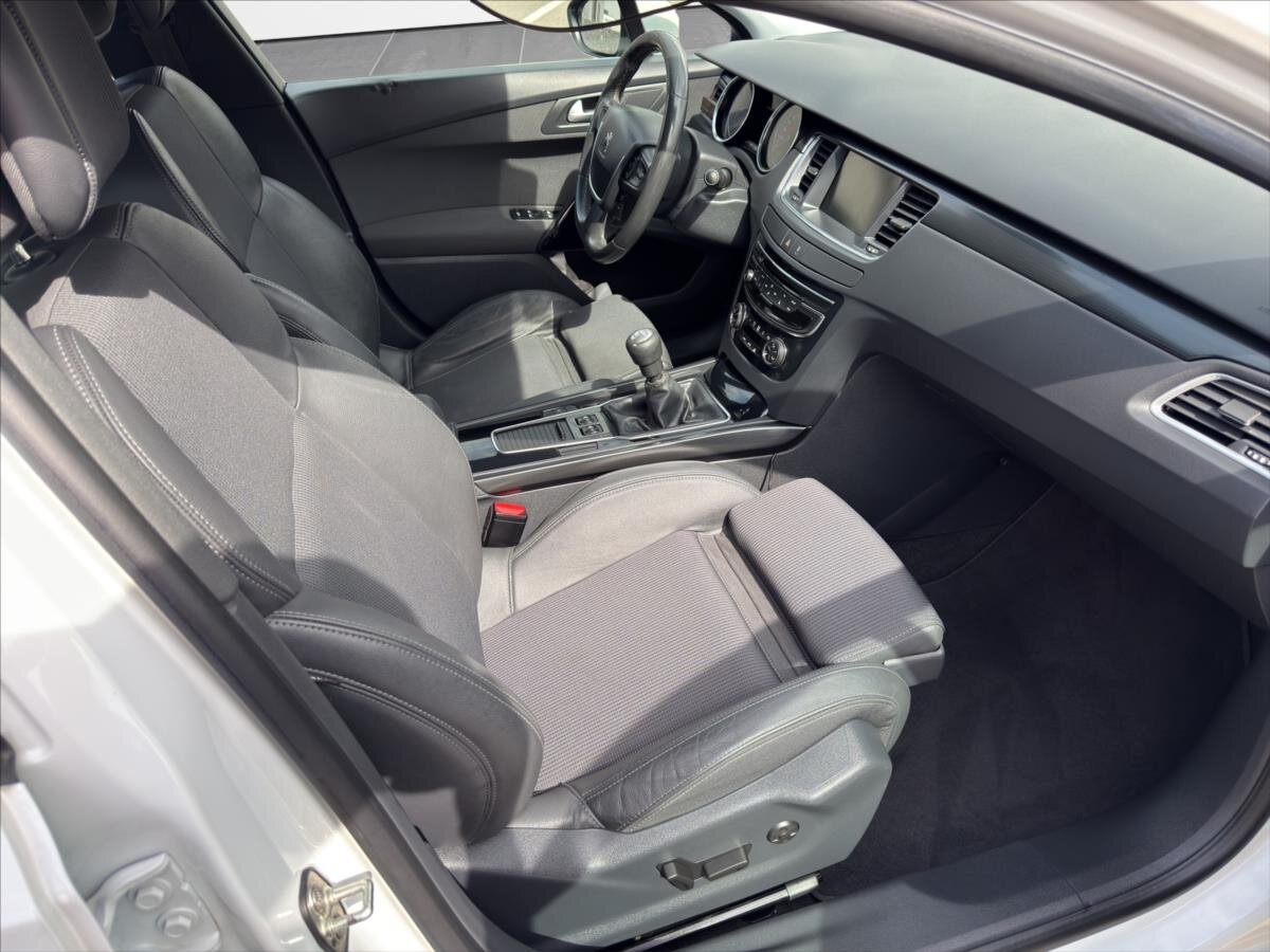 Peugeot 508 Sedan / Limuzína 2,0 l 120 kw