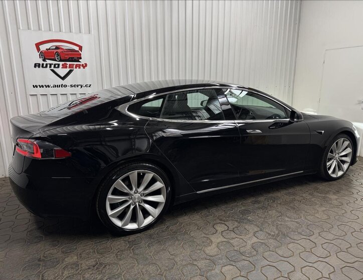 Tesla Model S Liftback 0,0 311 kw