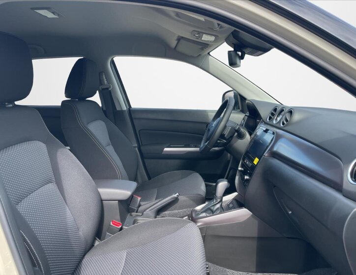 Suzuki Vitara SUV / Terénní 1,4 l 81 kw