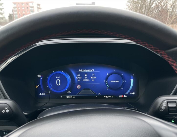 Ford Kuga SUV 1,5 l 88 kw