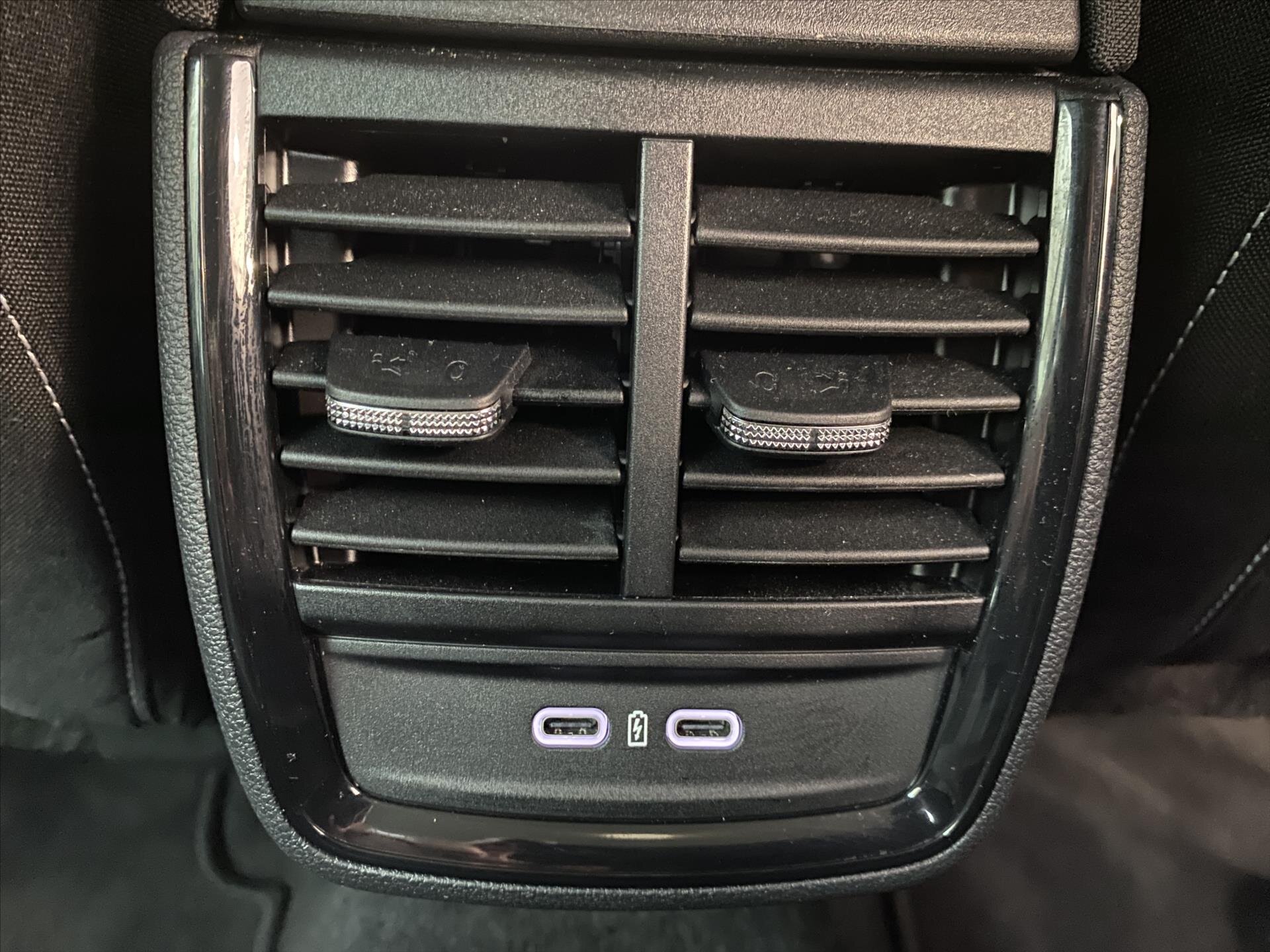 Škoda Kamiq SUV 999,0 85 kw