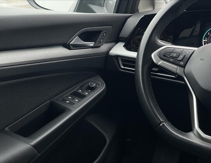 Volkswagen Golf Kombi 1,5 l 96 kw