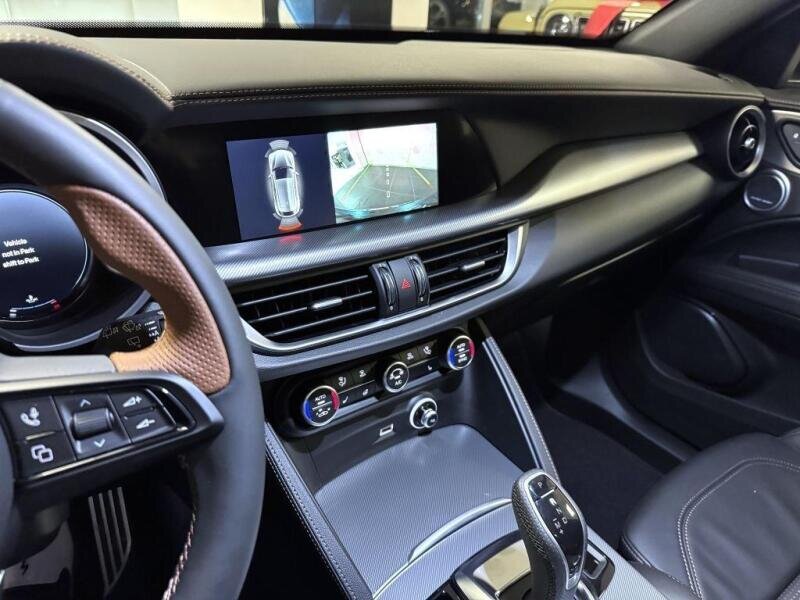 Alfa Romeo Stelvio SUV / Terénní 2,0 l 206 kw