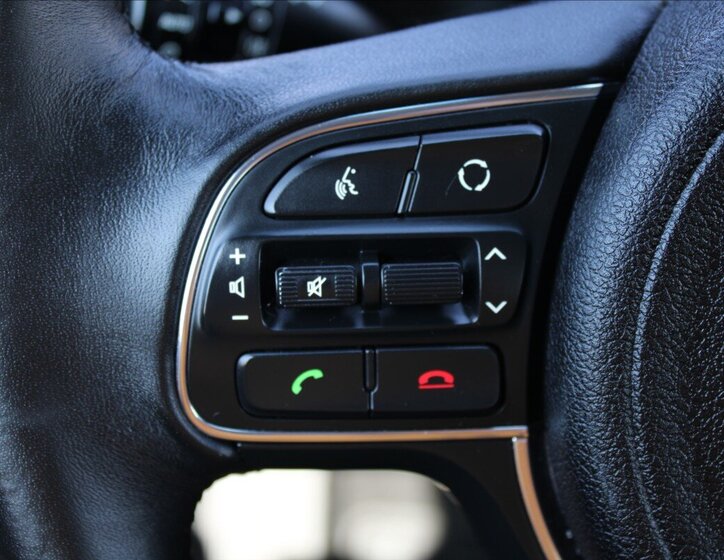 KIA Sportage SUV / Terénní 2,0 l 136 kw