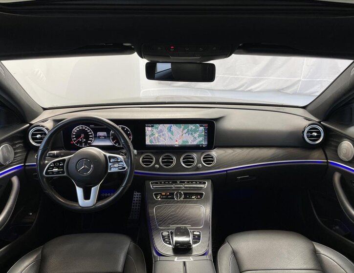 Mercedes-Benz Třídy E Sedan 3,0 l 270 kw