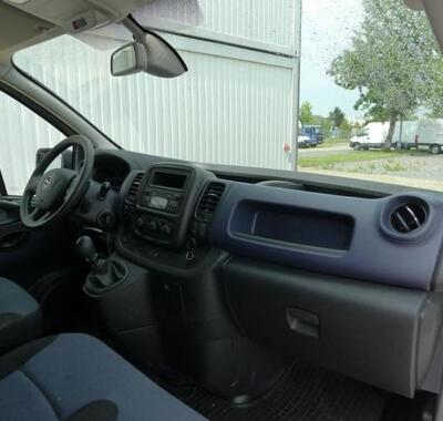 Renault Trafic 10