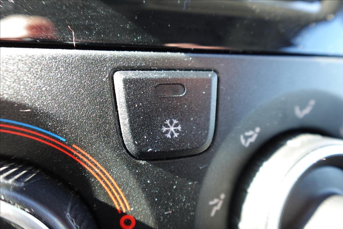 Peugeot Boxer Valník 2,2 l 121 kw