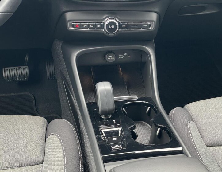 Volvo XC40 SUV / Terénní 2,0 l 145 kw