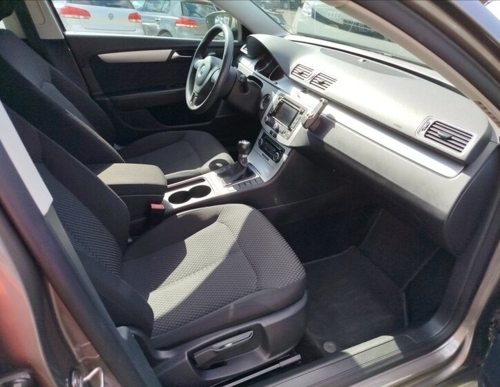 Volkswagen Passat Kombi 2,0 l 103 kw