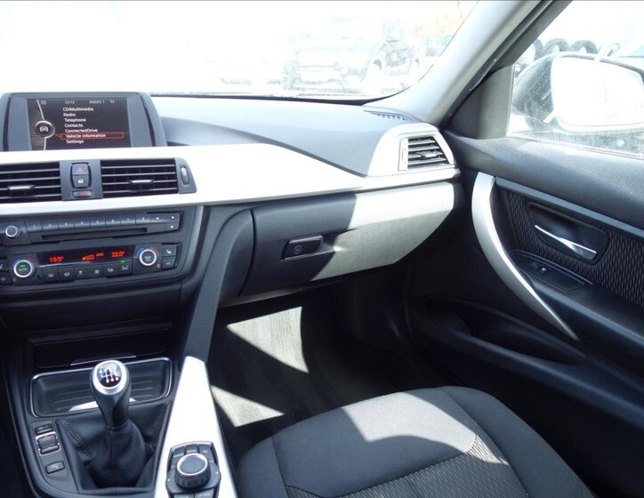 BMW Řada 3 Sedan / Limuzína 2,0 l 105 kw